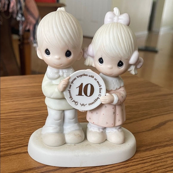 Precious Moments Cake Topper - Cream and Pink - Picture 1 of 1